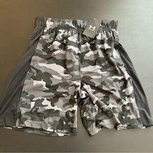 Under Armour Men’s Black Camouflage Train Stretch 2.0 Shorts. Medium.NWT
